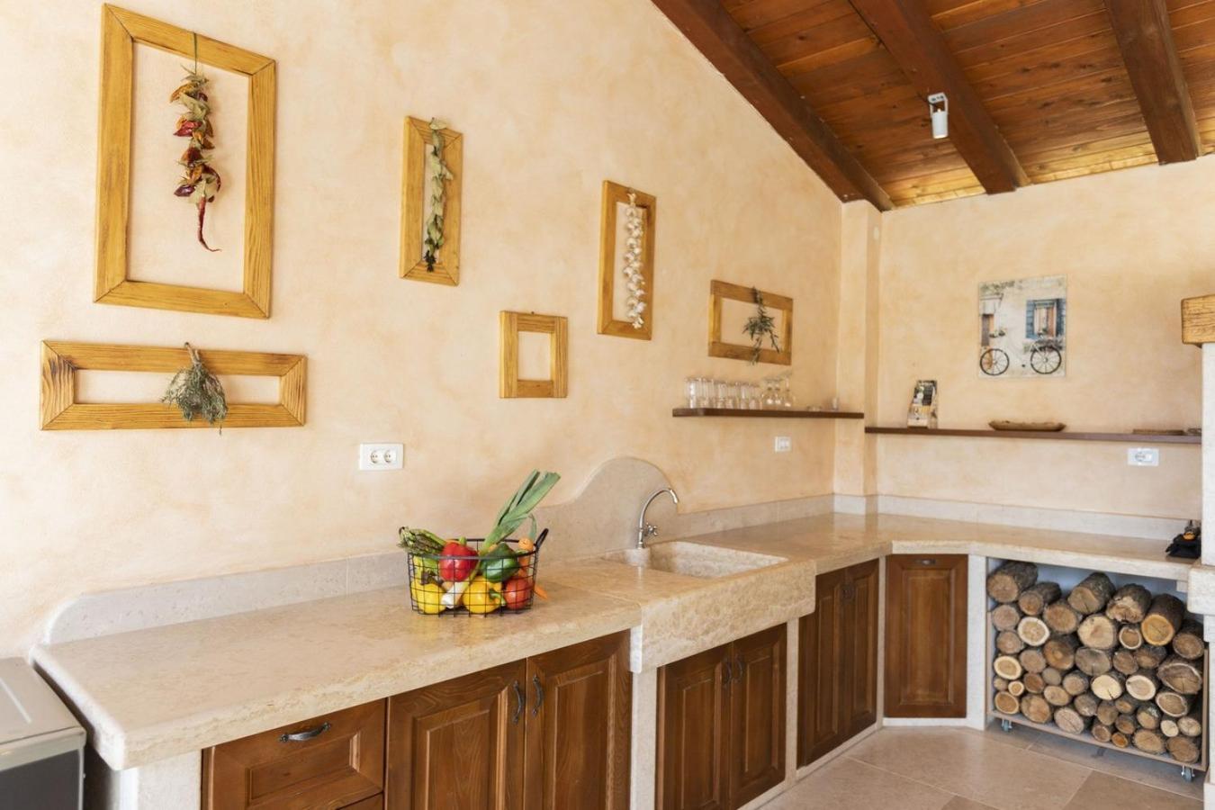 Villa Viscum In Central Istria For 8 Persons With Large Garden - Pet Friendly พาซิน ภายนอก รูปภาพ