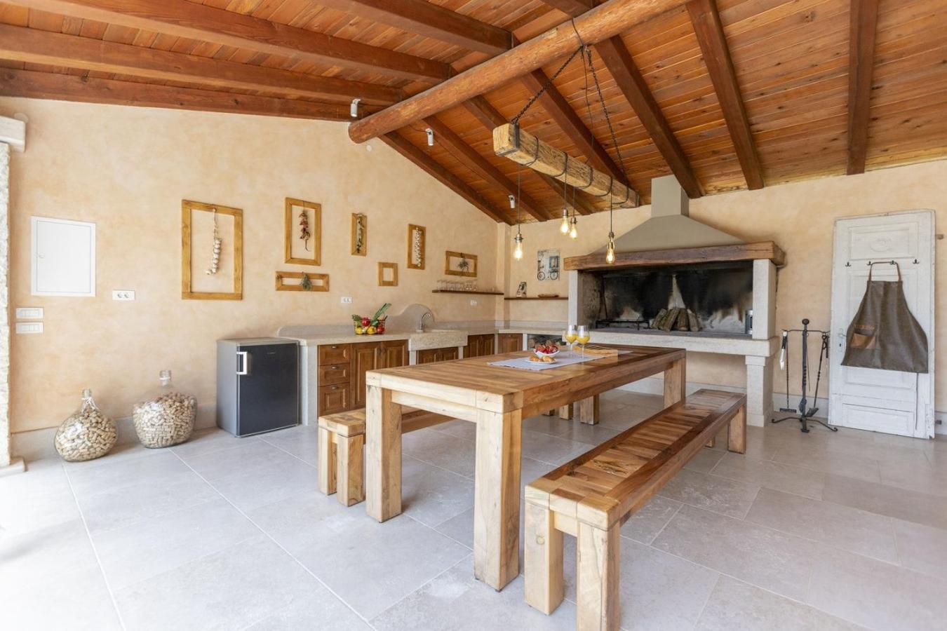 Villa Viscum In Central Istria For 8 Persons With Large Garden - Pet Friendly พาซิน ภายนอก รูปภาพ