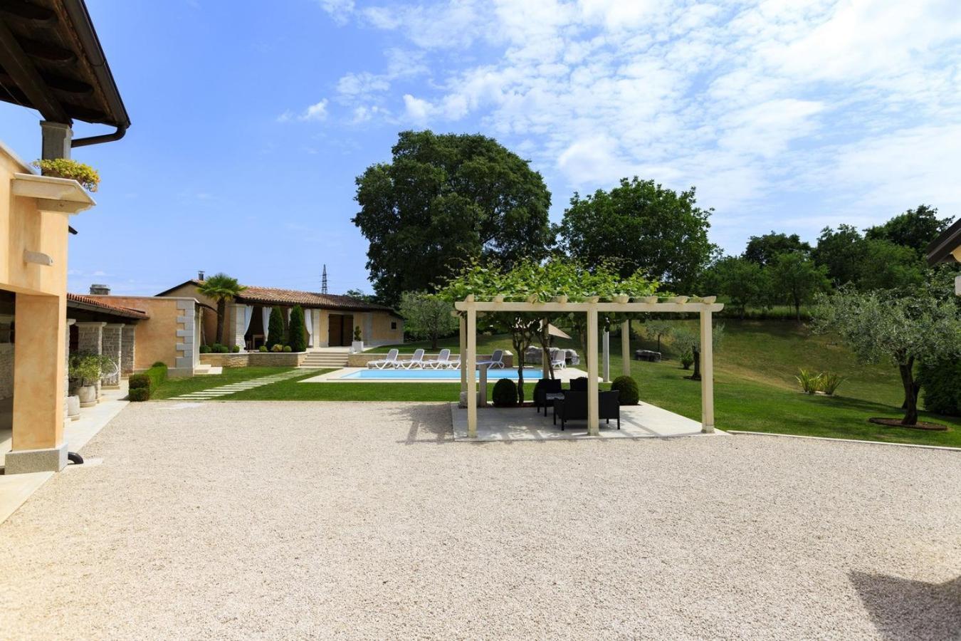 Villa Viscum In Central Istria For 8 Persons With Large Garden - Pet Friendly พาซิน ภายนอก รูปภาพ