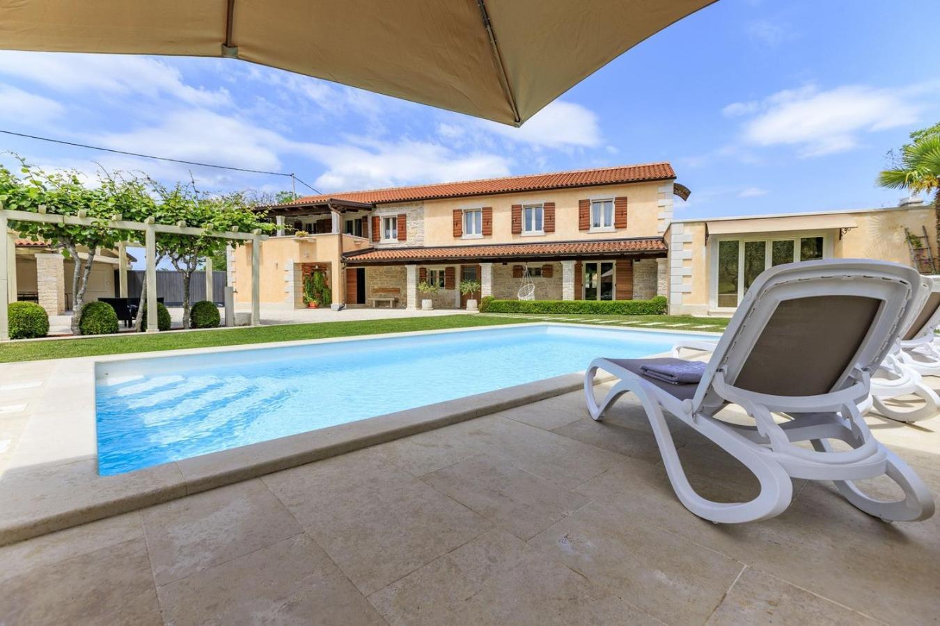 Villa Viscum In Central Istria For 8 Persons With Large Garden - Pet Friendly พาซิน ภายนอก รูปภาพ