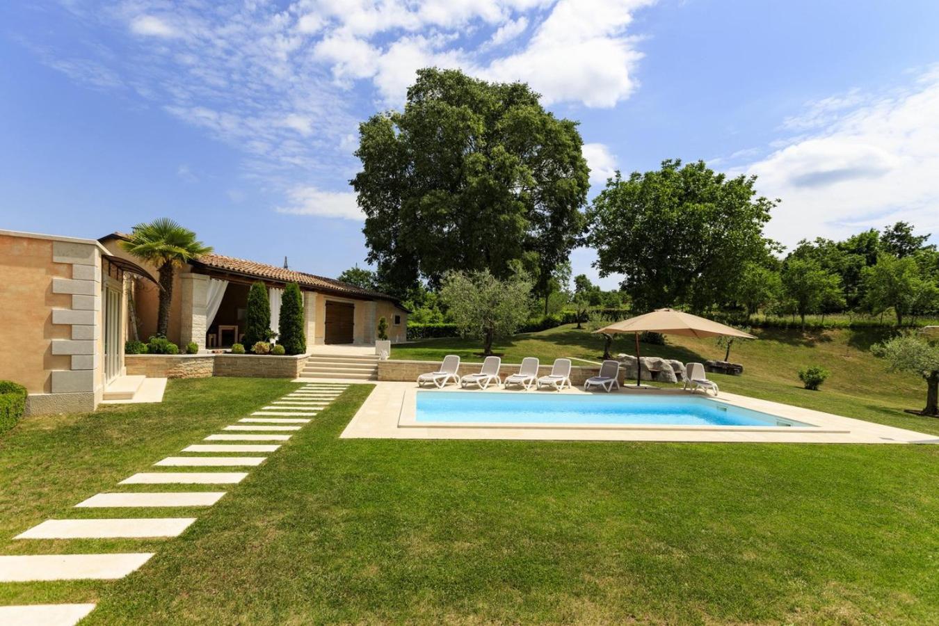 Villa Viscum In Central Istria For 8 Persons With Large Garden - Pet Friendly พาซิน ภายนอก รูปภาพ