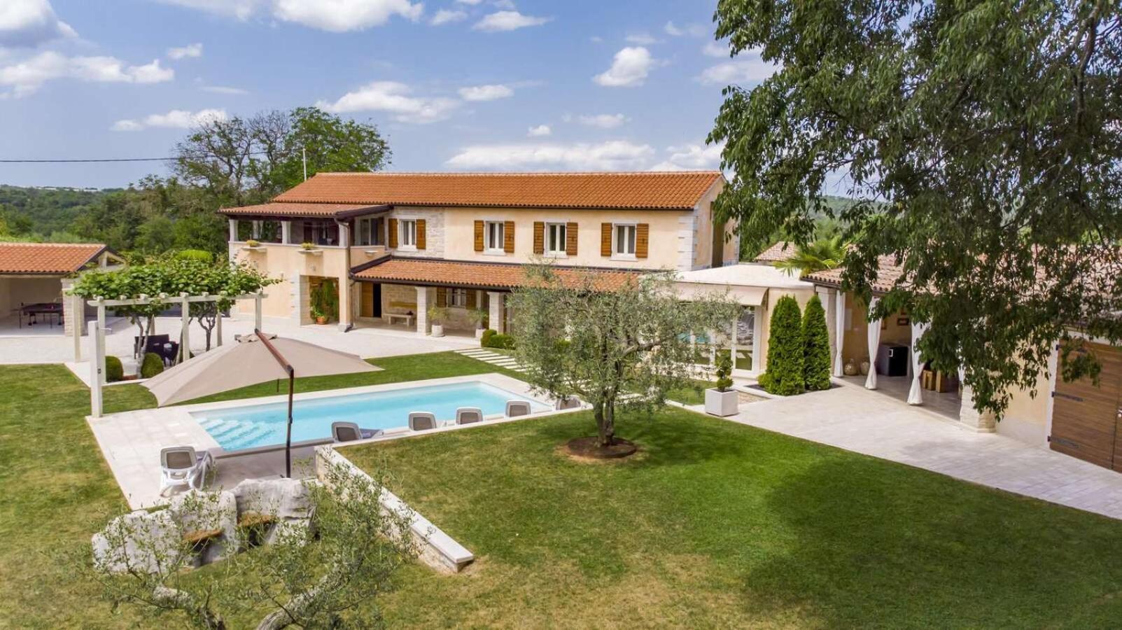 Villa Viscum In Central Istria For 8 Persons With Large Garden - Pet Friendly พาซิน ภายนอก รูปภาพ